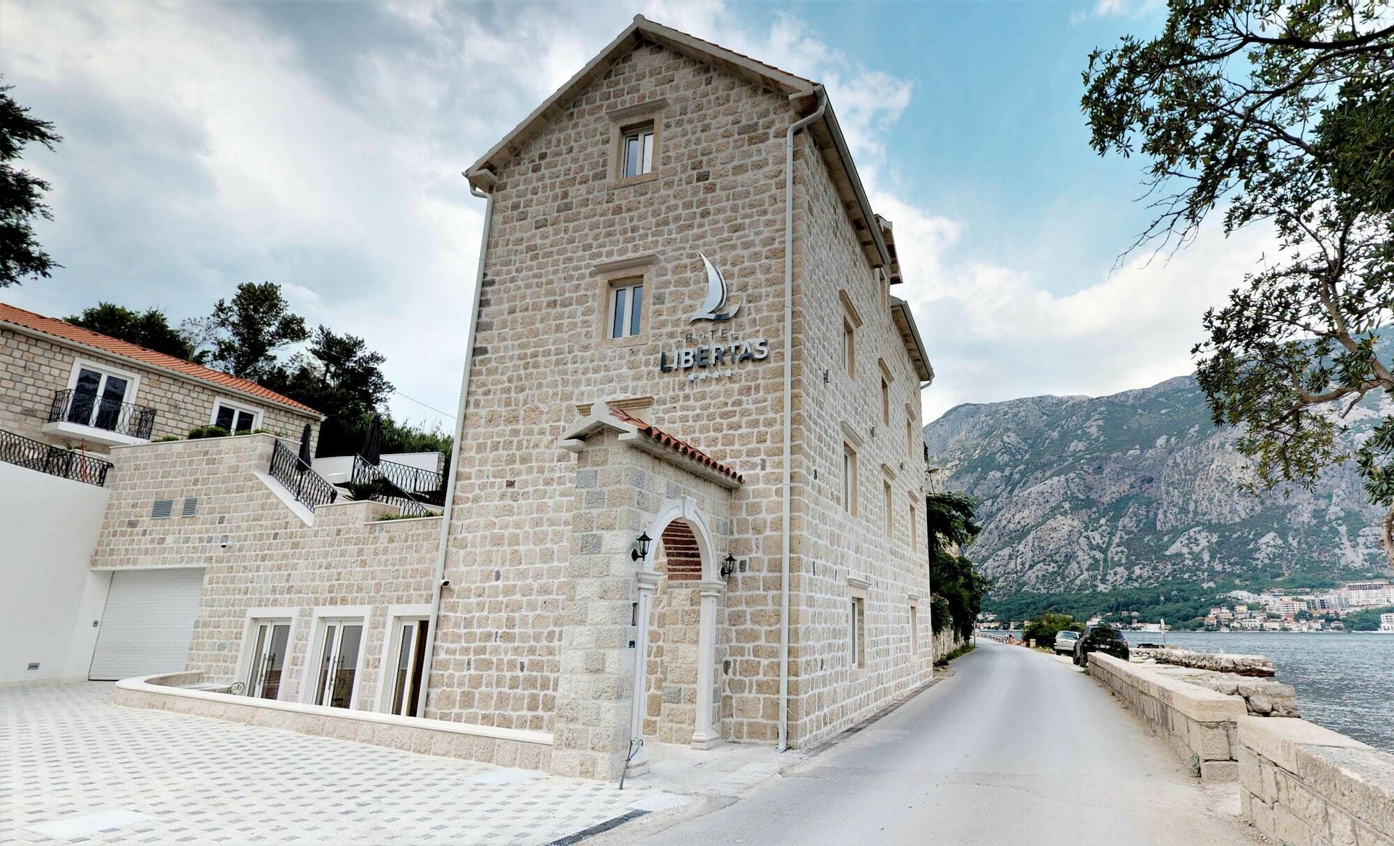 Hotel Libertas Kotor Exterior photo